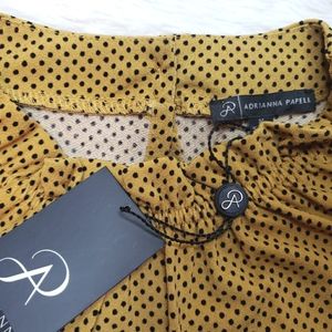 Adriana Papell short sleeve ruffle neck Med shirt